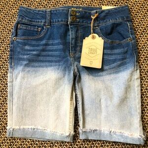 🩵 2/$20 MIX&MATCH 🔵NEW! True Craft Two-Tone Denim Jean Shorts w-Cuffed Hem